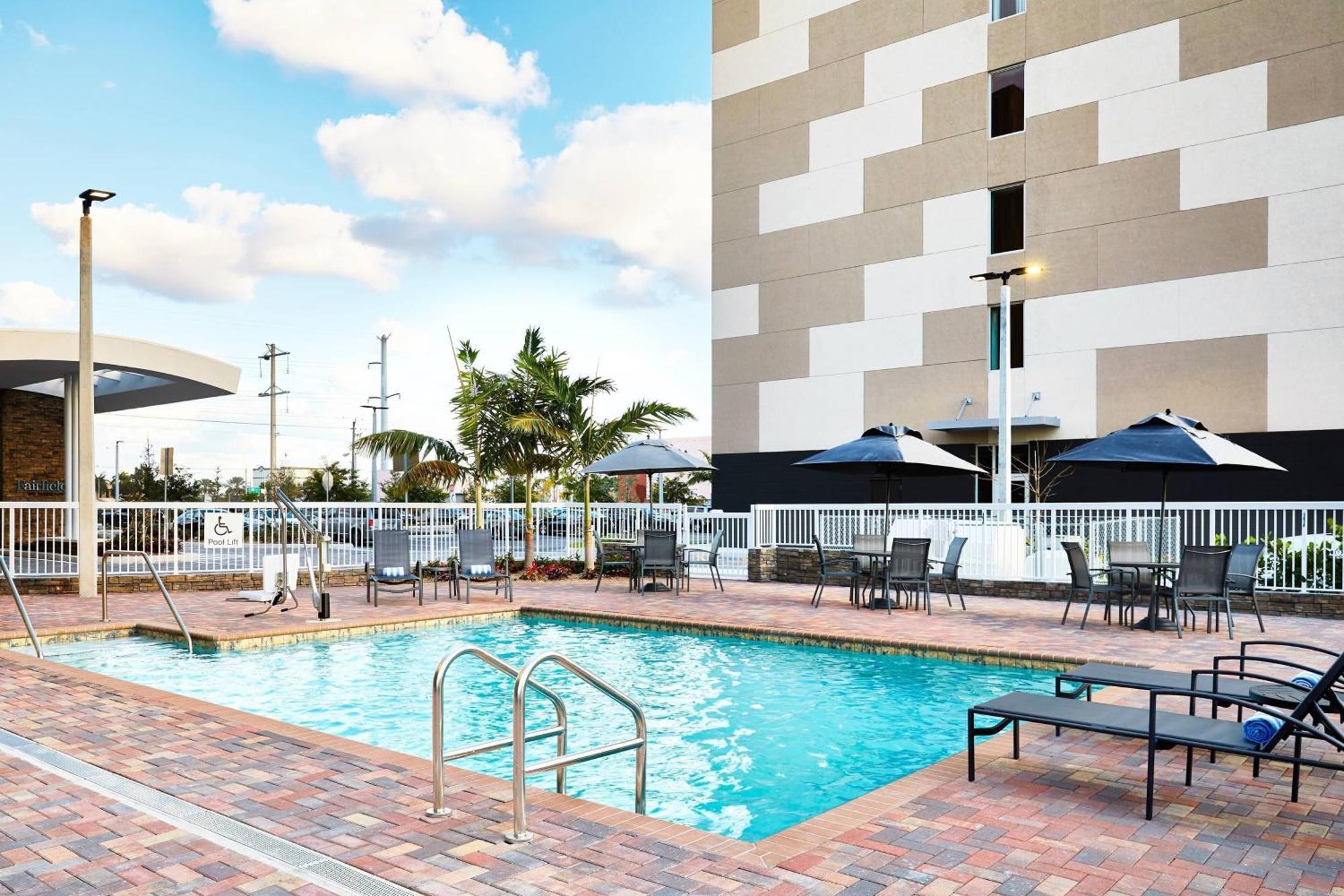 Fairfield Inn & Suites By Marriott Miami Airport West/Doral Exteriér fotografie